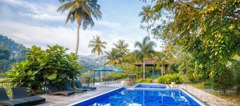 Serendip Stone Hotel and Bungalow