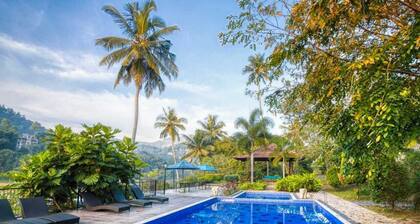 Serendip Stone Hotel and Bungalow