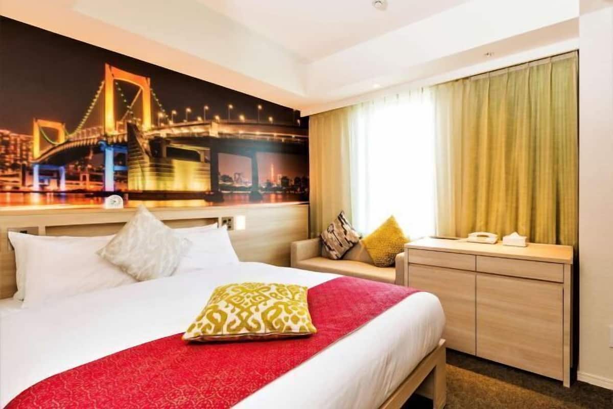 1 bedroom, blackout drapes, iron/ironing board, free WiFi