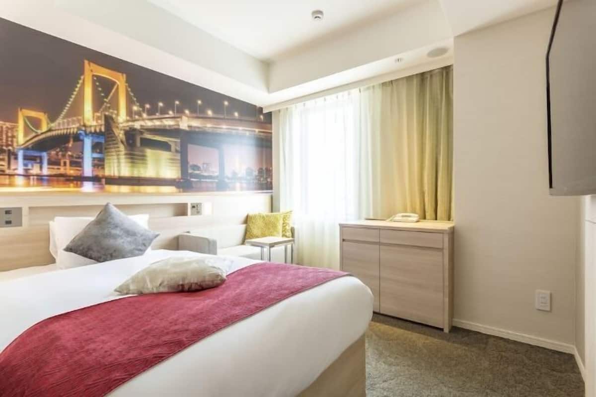 1 bedroom, blackout drapes, iron/ironing board, free WiFi