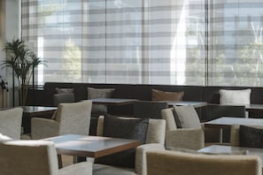 Lobby lounge - Hotel JAL City Haneda Tokyo West Wing (Tokyo)