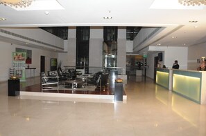 2 restaurants, international cuisine - Royal Park (Kakinada)