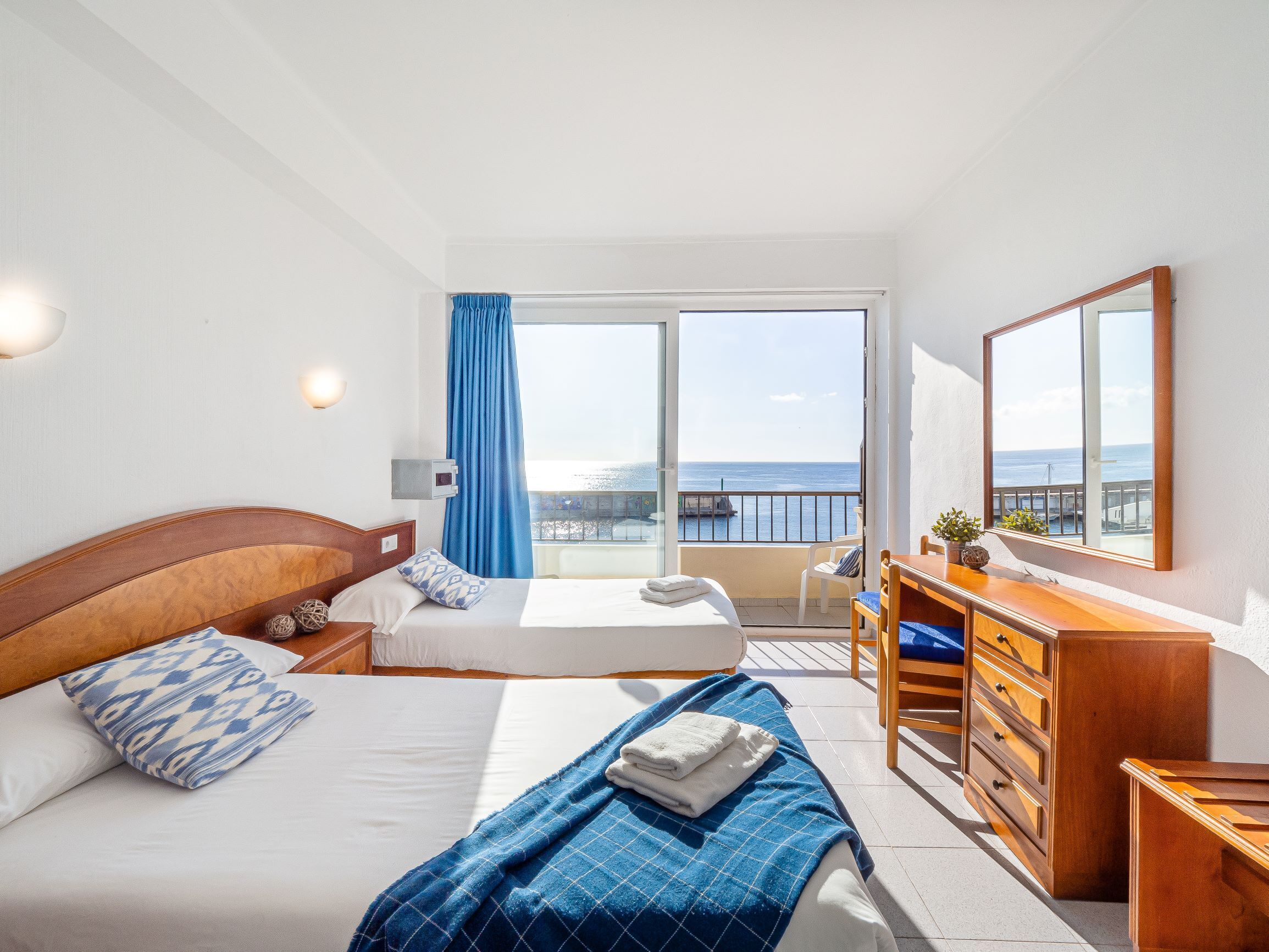 Photo - Hostal Port Corona