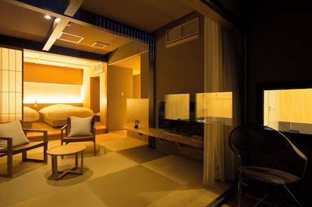 Japanese-style Twin Room, Balcony, Garden View | 1 bedroom, down comforters, in-room safe, individually decorated. Makino Oto Kanazawa