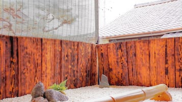 Habitación tradicional (Japanesestyle,3ppl,Shared bath/toilet) | Escritorio, cortinas opacas, wifi gratis y ropa de cama