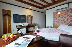 Blackout curtains, free WiFi - NOVA Motel (Boryeong)