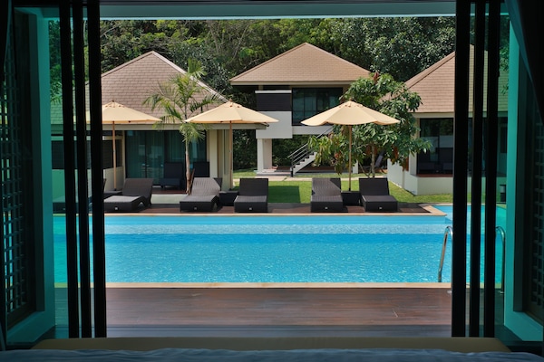 Pool Access | Ausblick vom Zimmer
