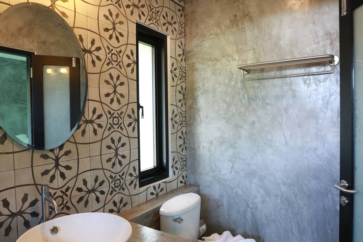 family villa | bathroom | shower, rainfall showerhead, free toiletries, hair dryer