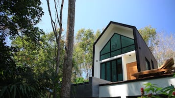Private Pool Grand Villa | 低過敏寢具、迷你吧、客房內保險箱、書桌
