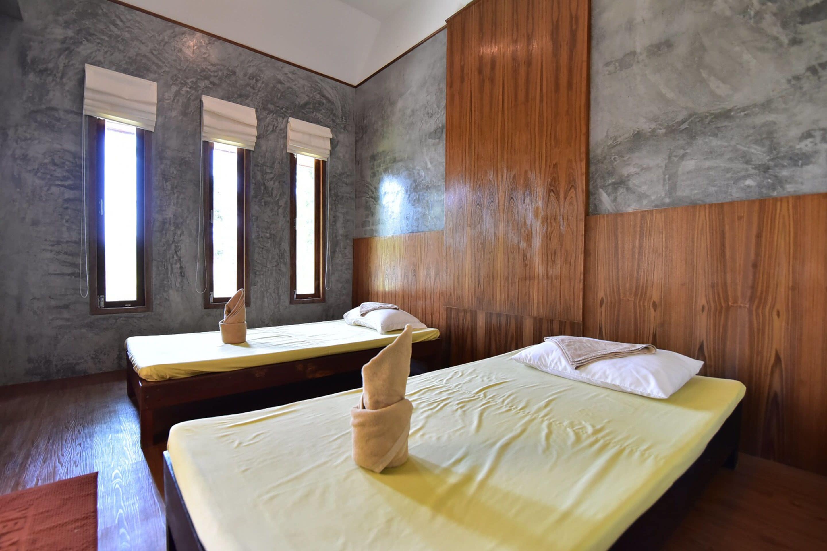 thai massages, 3 treatment rooms