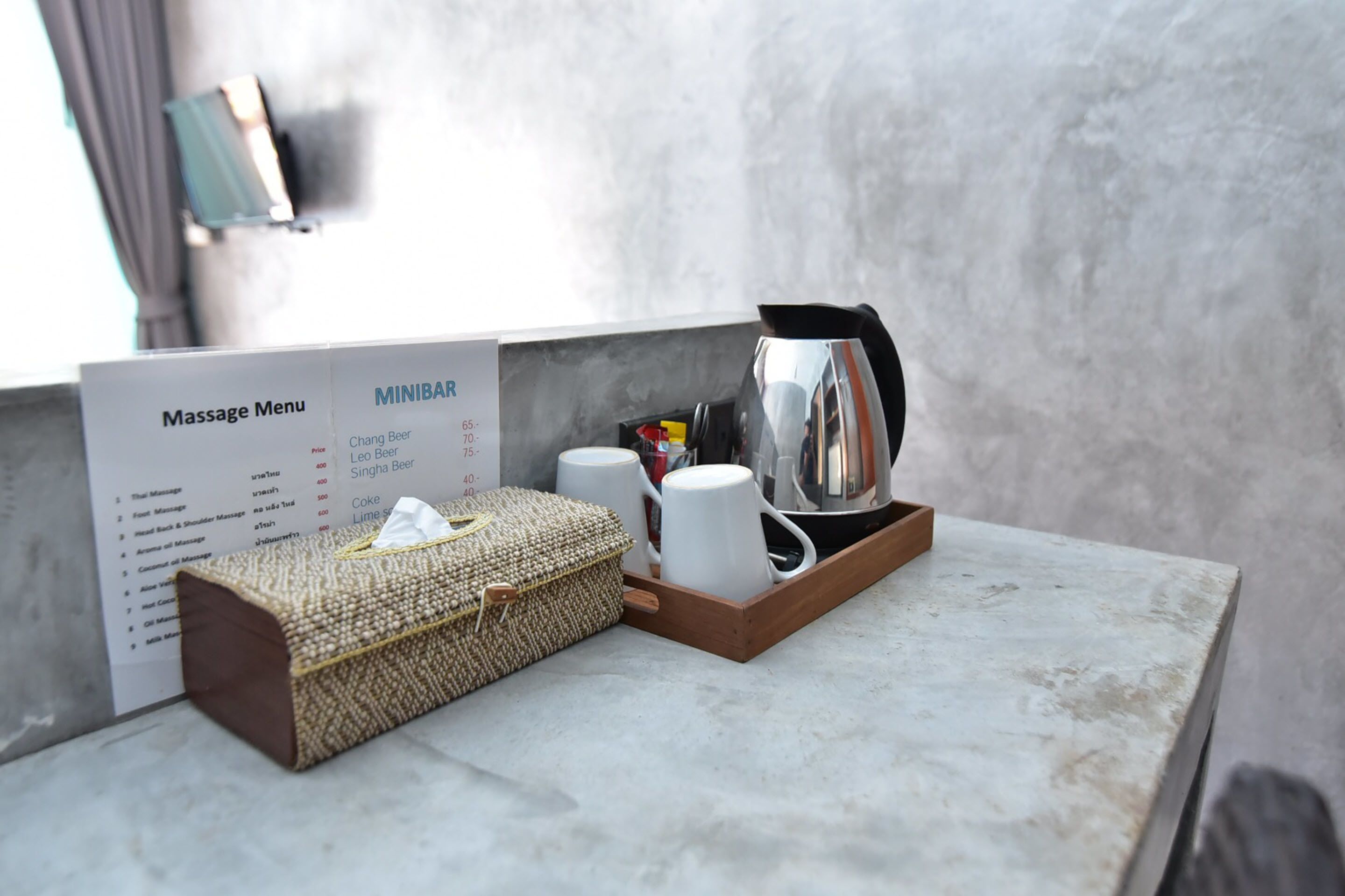 pool access | hypo-allergenic bedding, minibar, in-room safe, desk