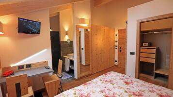 Junior-Suite | Zimmersafe, Schreibtisch, schallisolierte Zimmer, kostenloses WLAN
