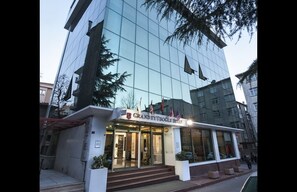 Front of property - Grand Eyuboglu Hotel (Istanbul)