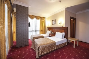 Superior Double or Twin Room | Minibar, in-room safe, desk, soundproofing - Grand Eyuboglu Hotel (Istanbul)