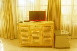 Deluxe Room | Minibar - Hana Kuta Beach Hotel (Kuta)