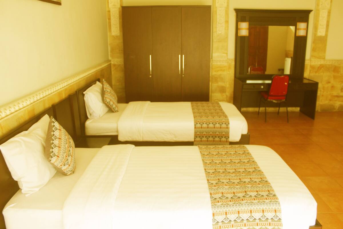Deluxe Room | In-room safe, desk, soundproofing, rollaway beds (surcharge)