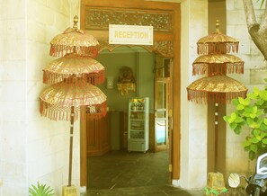 Interior entrance - Hana Kuta Beach Hotel (Kuta)