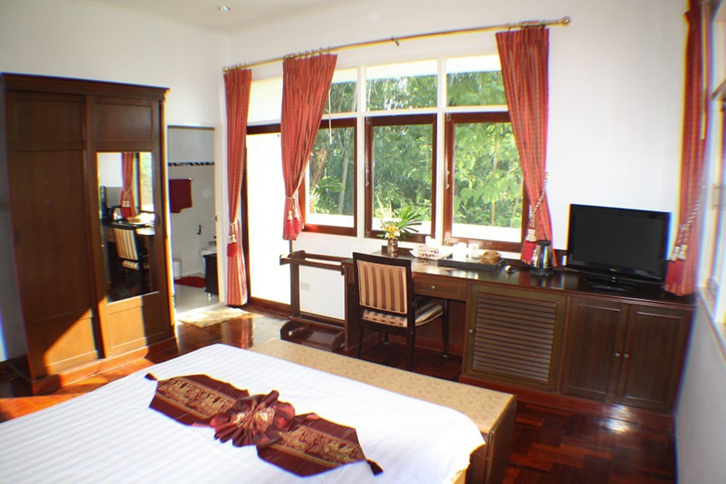 double room | minibar, in-room safe, blackout curtains, free wifi