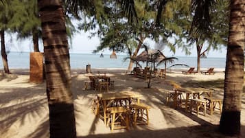 Beach nearby, beach massages, beach bar