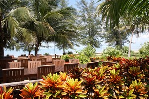 2 restaurants, spécialités Cuisine internationale