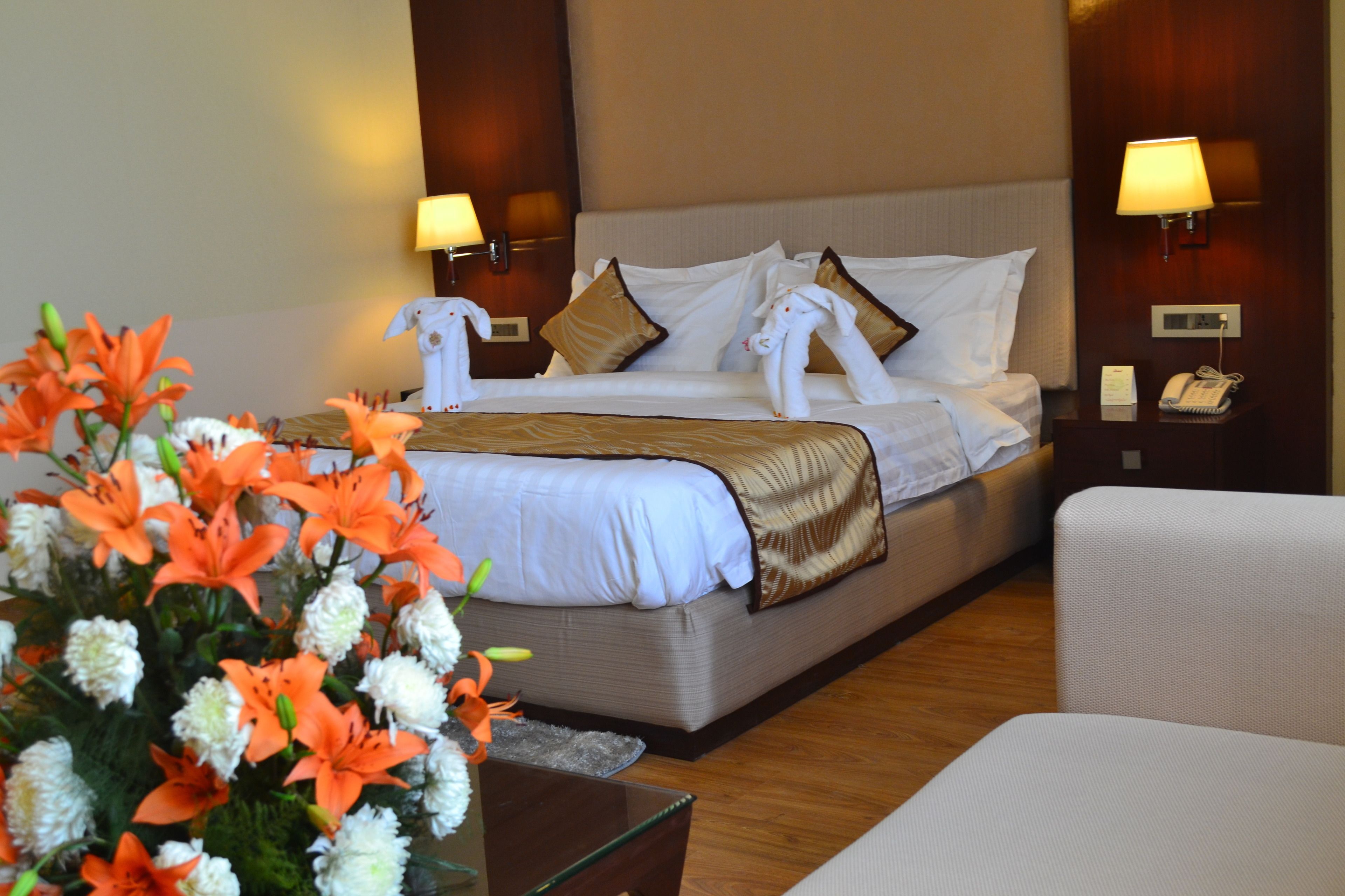 premier double room, 1 queen bed, non smoking, city view | premium bedding, minibar, in-room safe, desk