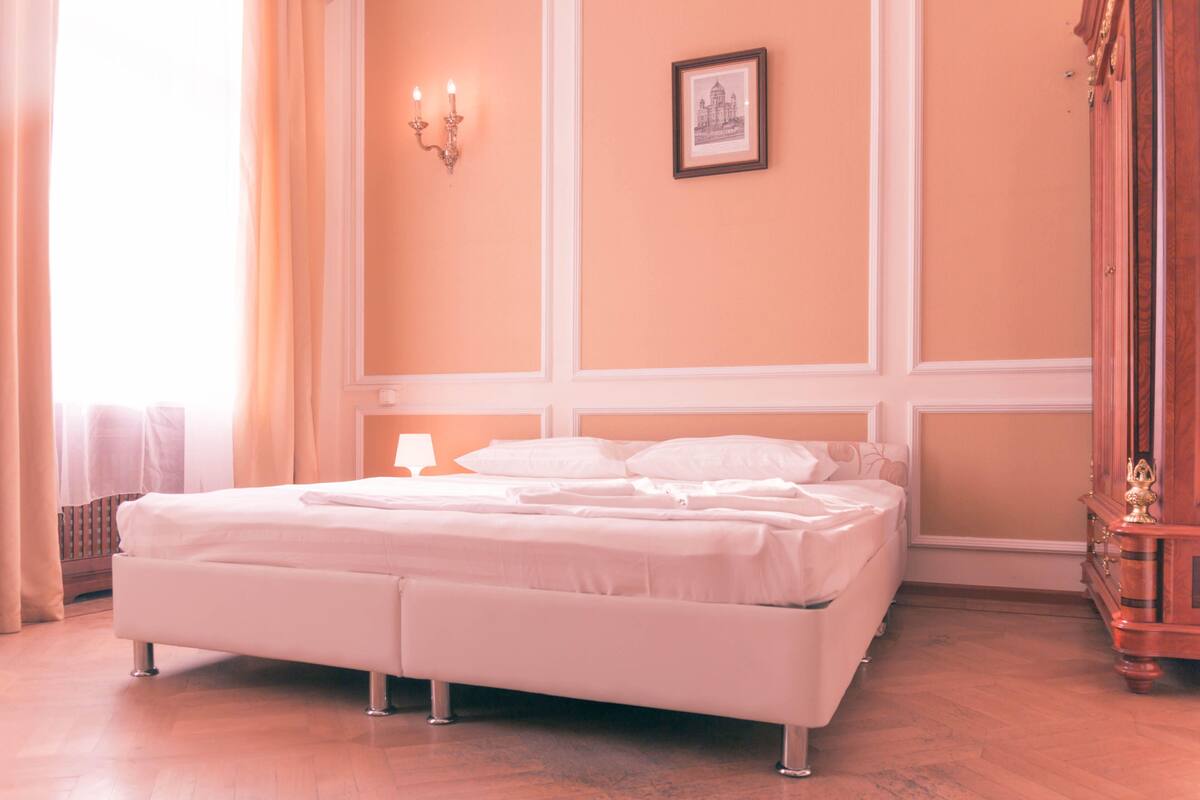 Classic Studio, Non Smoking, Kitchenette | Desk, iron/ironing board, free WiFi, bed sheets