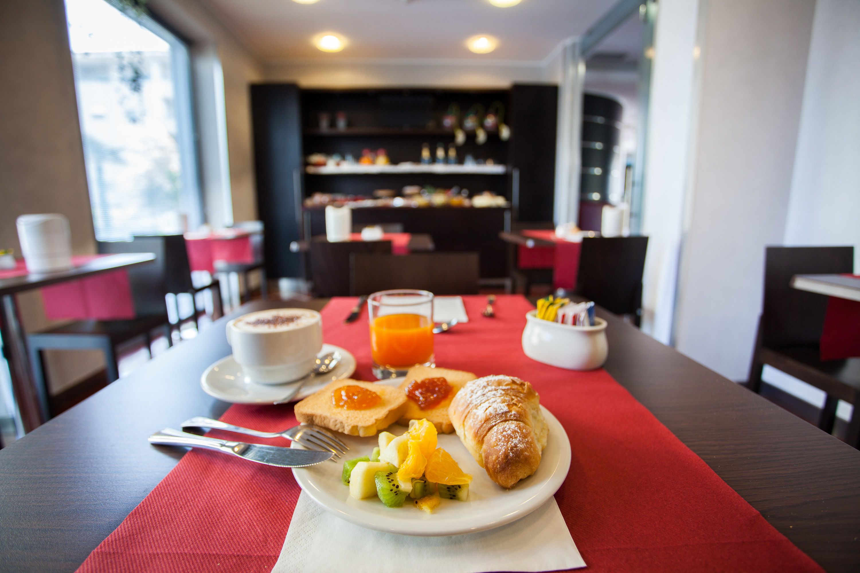 Free daily buffet breakfast