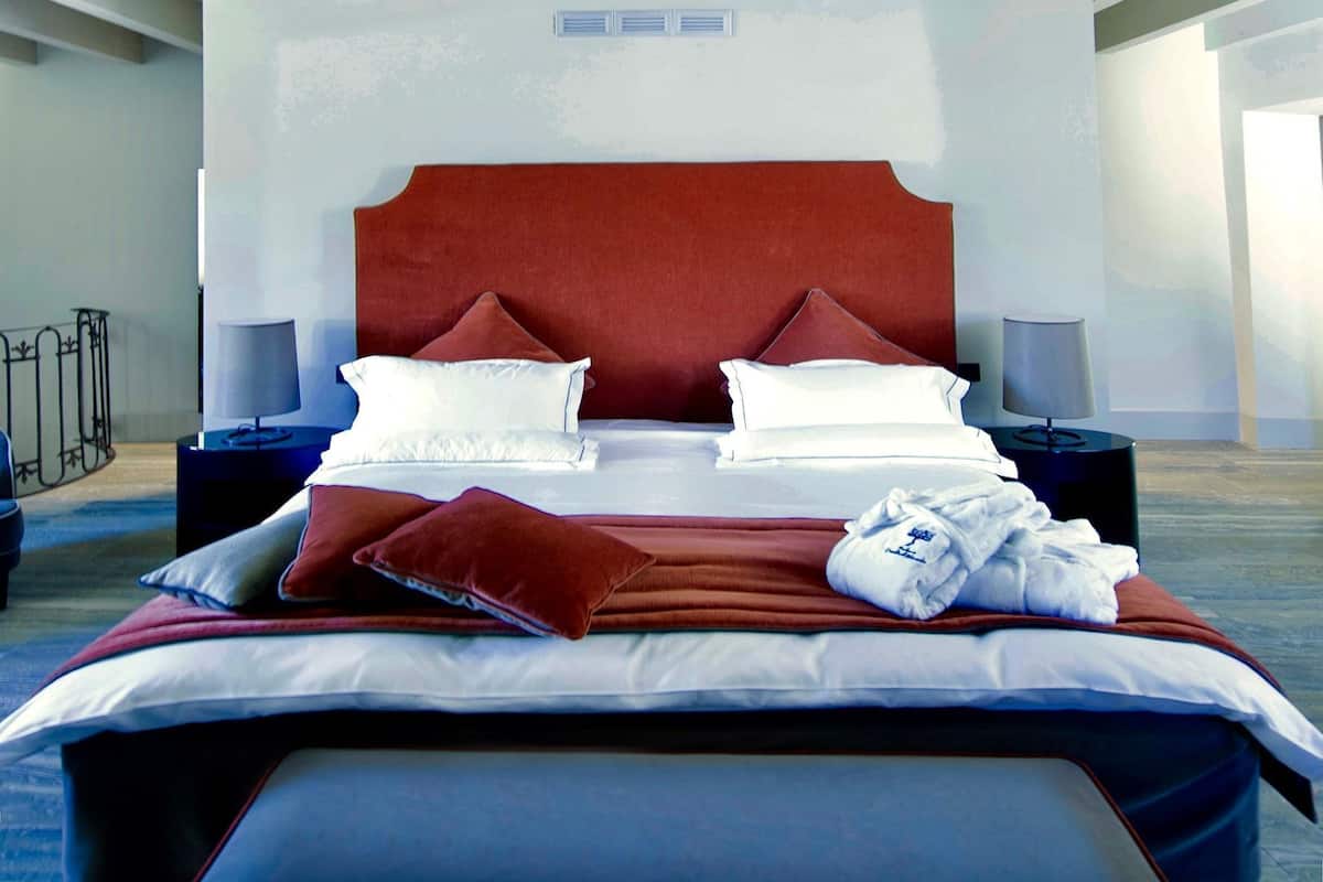 Deluxe Room (Deluxe) | 1 bedroom, premium bedding, down comforters, Select Comfort beds