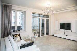 Leilighet – premium (6, Storozhovskaya Street) | Oppholdsområde | LED-TV