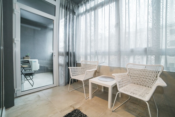 Premium Apartment (6, Storozhovskaya Street) | Terrace/patio