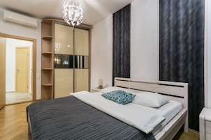 Comfort-Apartment, 2 Schlafzimmer (18, Prospekt Nezavisimosti) | Hochwertige Bettwaren, Bügeleisen/Bügelbrett, kostenloses WLAN