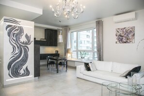 Leilighet – premium (6, Storozhovskaya Street) | Oppholdsområde | LED-TV