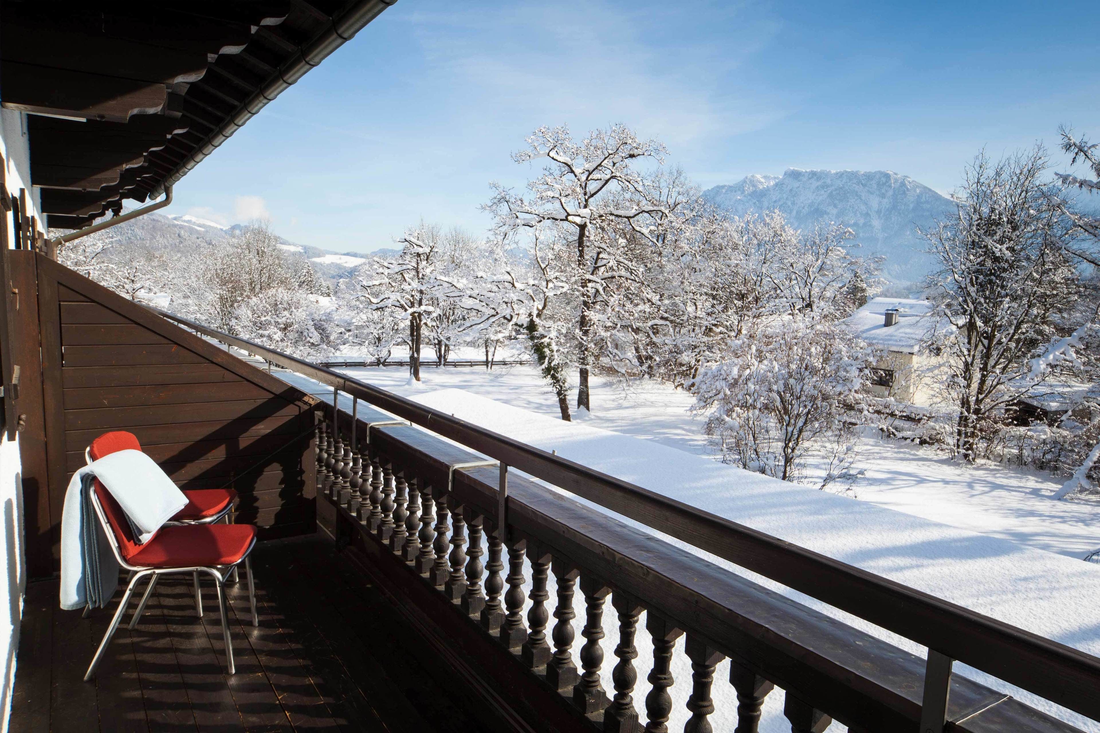 family room, balcony | balcony view