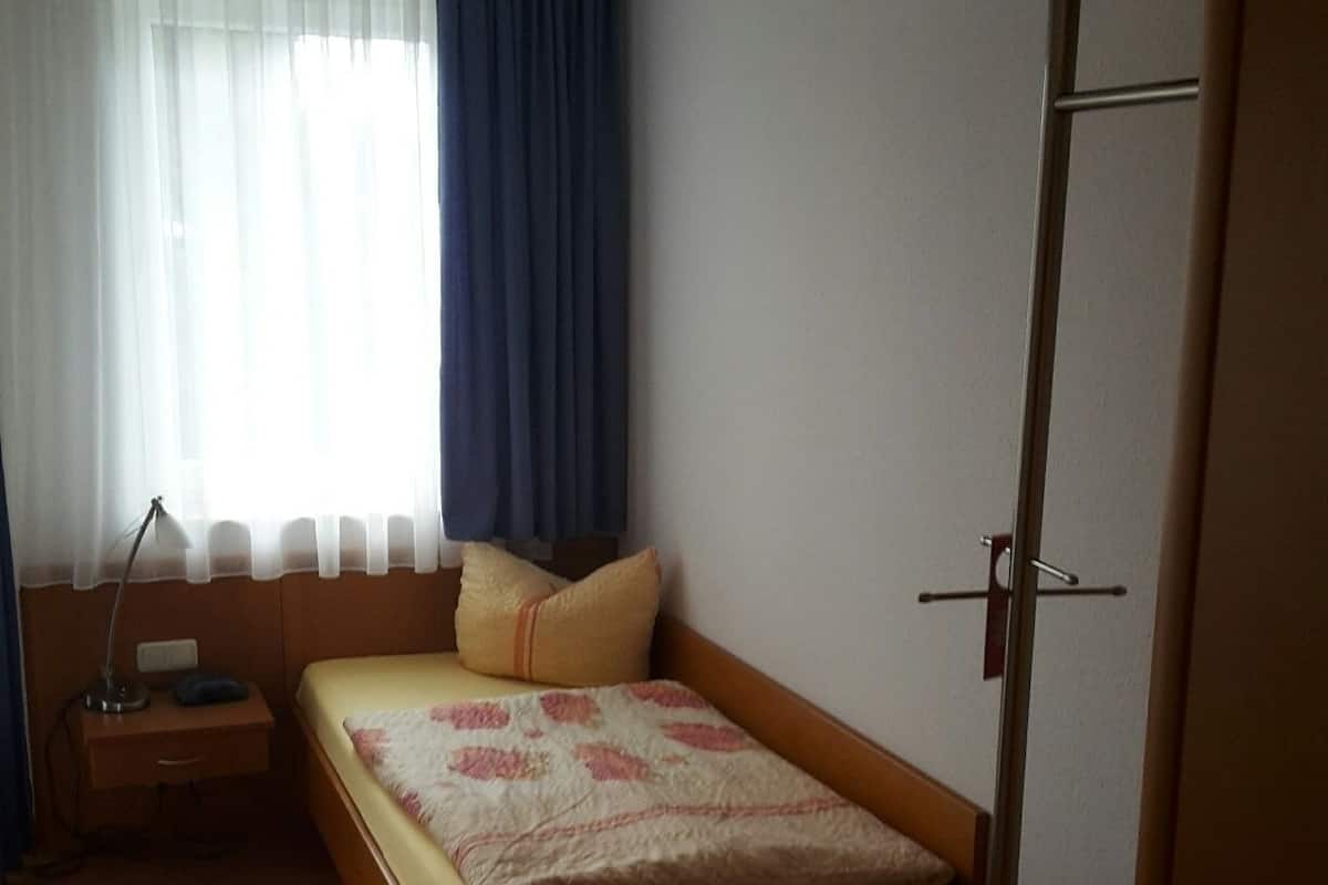 Single Room | Free WiFi