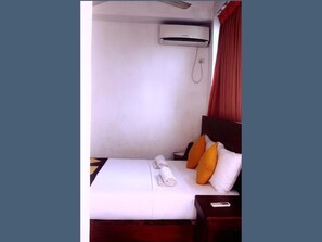 Desk, free WiFi - 256 Townhouse Rest (Kandy)