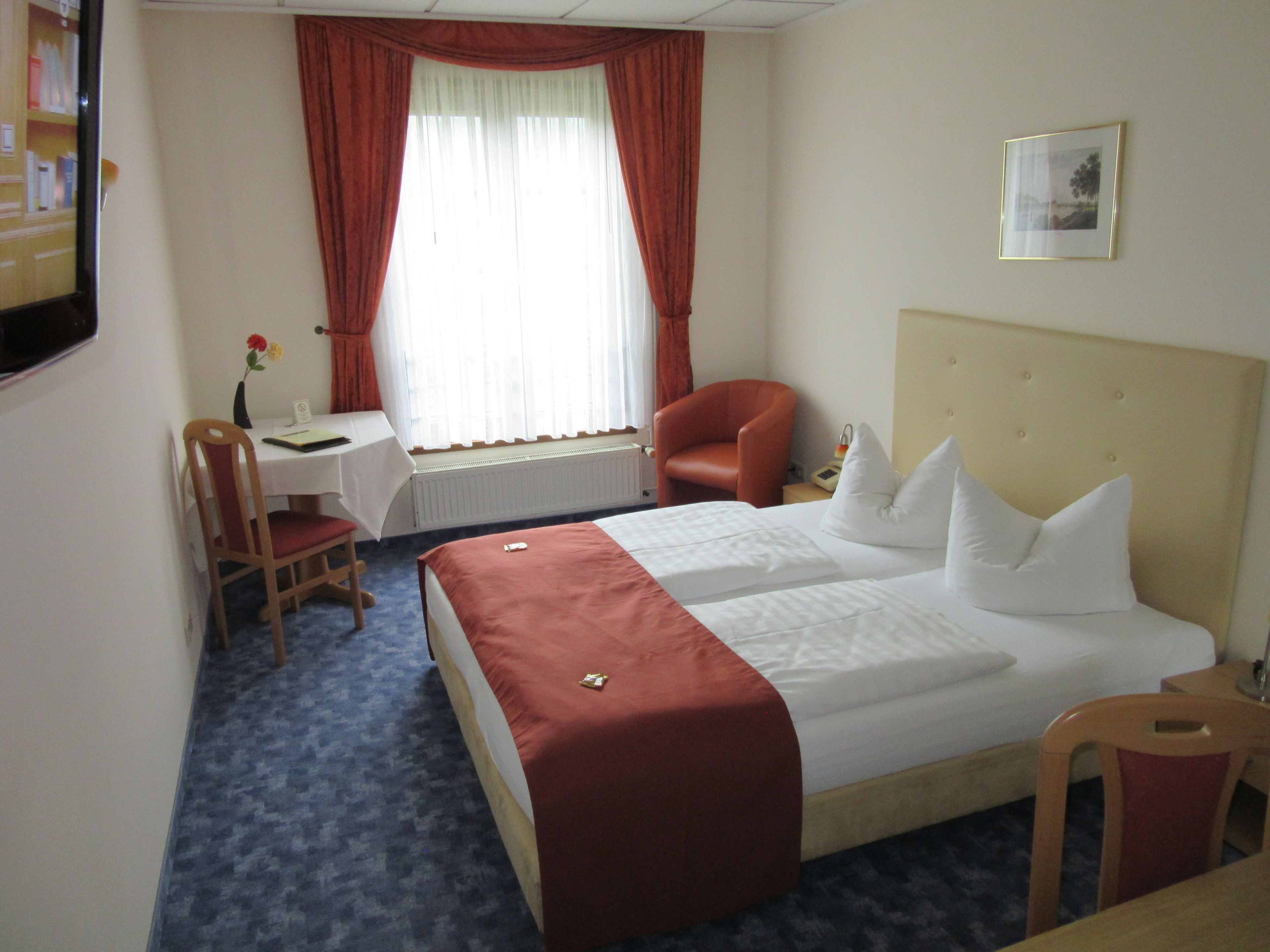 double room | hypo-allergenic bedding, free wifi, bed sheets