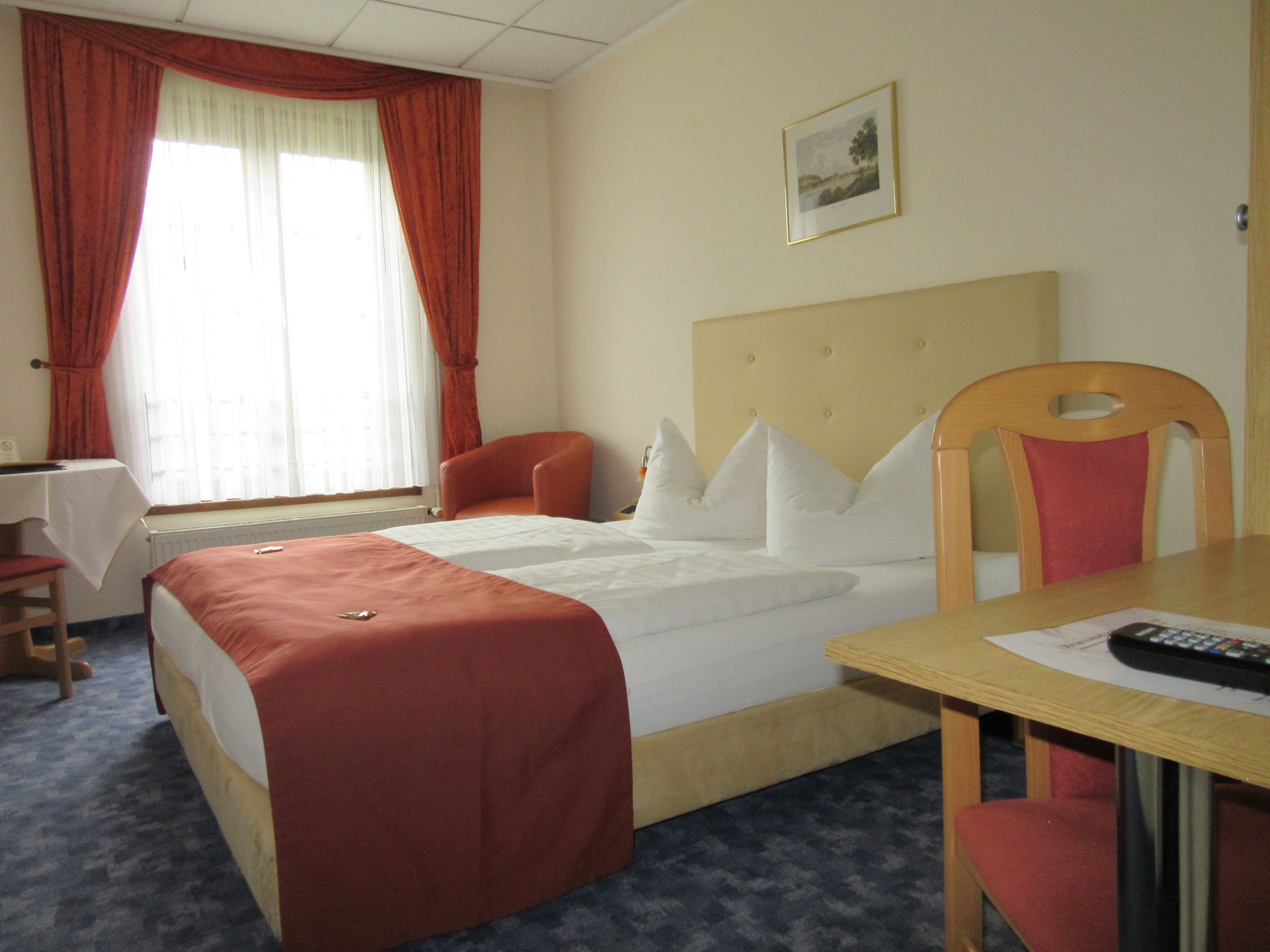 double room | hypo-allergenic bedding, free wifi, bed sheets