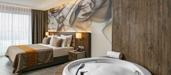 B Business Hotel & Spa