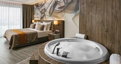 B Business Hotel & Spa