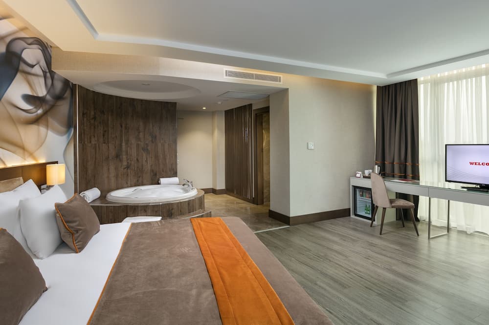 B Business Hotel & Spa