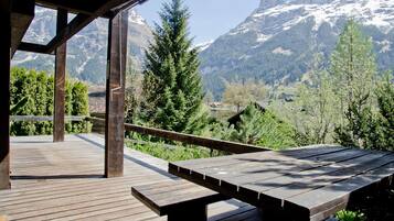 Apartment, 3 Bedrooms, Balcony, Mountain View