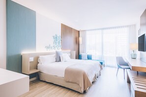 Habitación doble, balcón (Star Prestige) | Ropa de cama de alta calidad, minibar, caja fuerte