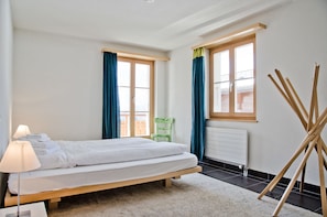 Apartment, 3 Bedrooms, Terrace, Mountain View
