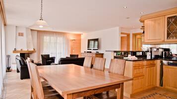 Departamento, 3 habitaciones, sauna, vista a la montaña | Servicio a la habitación