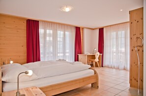 Apartment, 3 Bedrooms, Sauna, Mountain View | 3 bedrooms, iron/ironing board, cots/infant beds, free WiFi