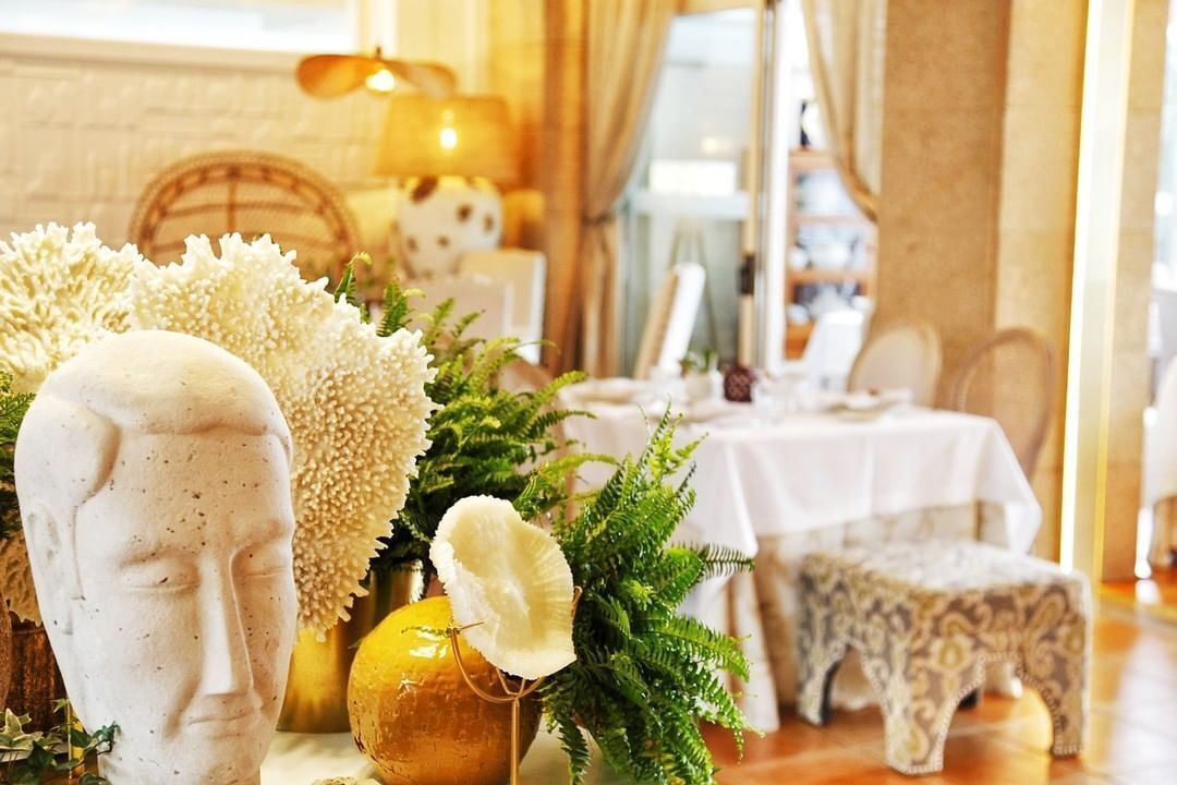 3 restaurants, breakfast, lunch, dinner served; spanish cuisine