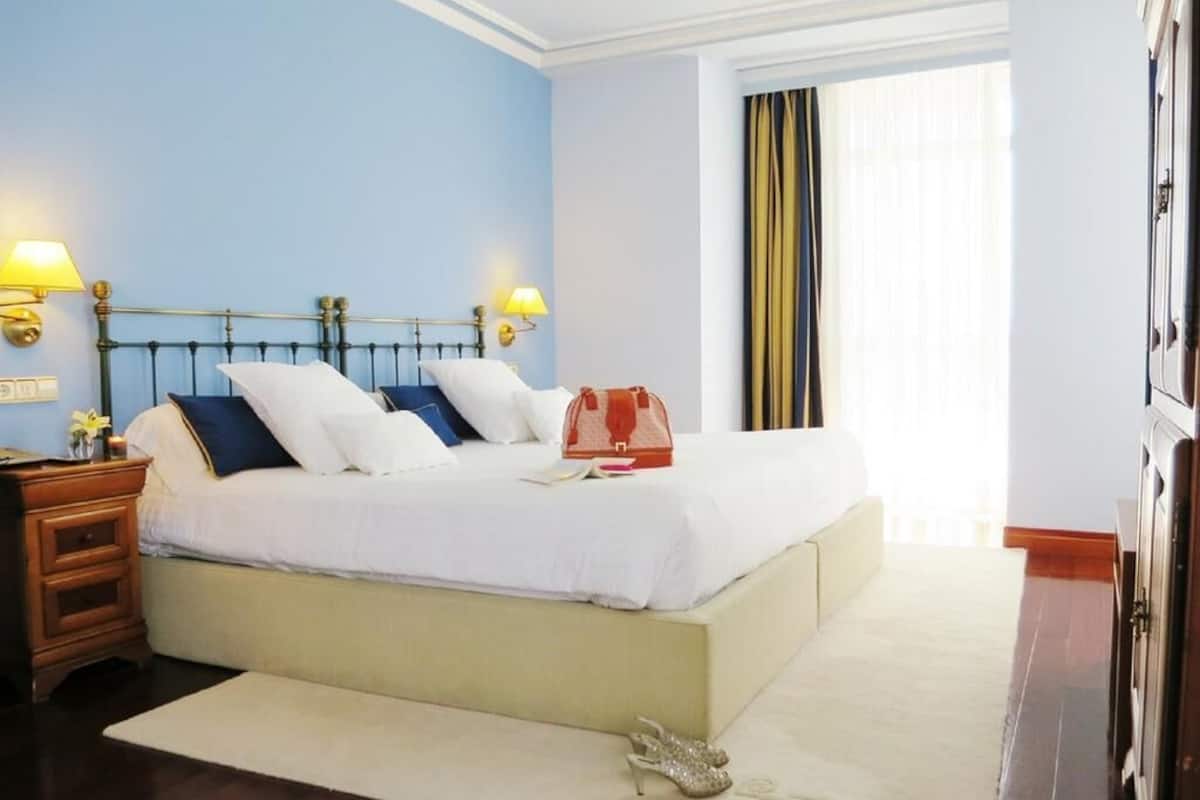 Minibar, in-room safe, desk, blackout drapes