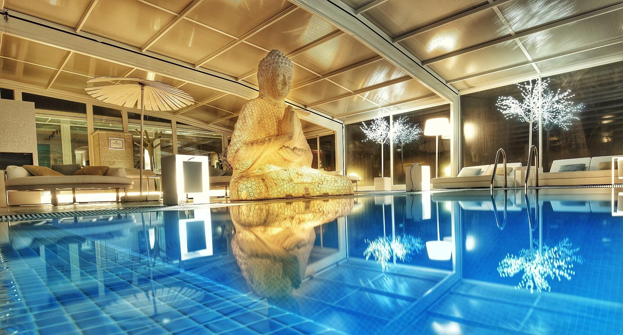 sauna, hot tub, steam room, body treatments, 2 treatment rooms