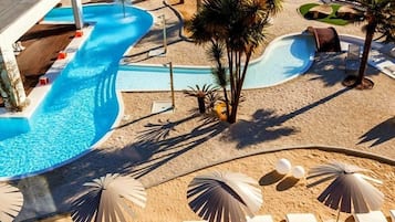 3 piscine coperte, piscina all'aperto, lettini