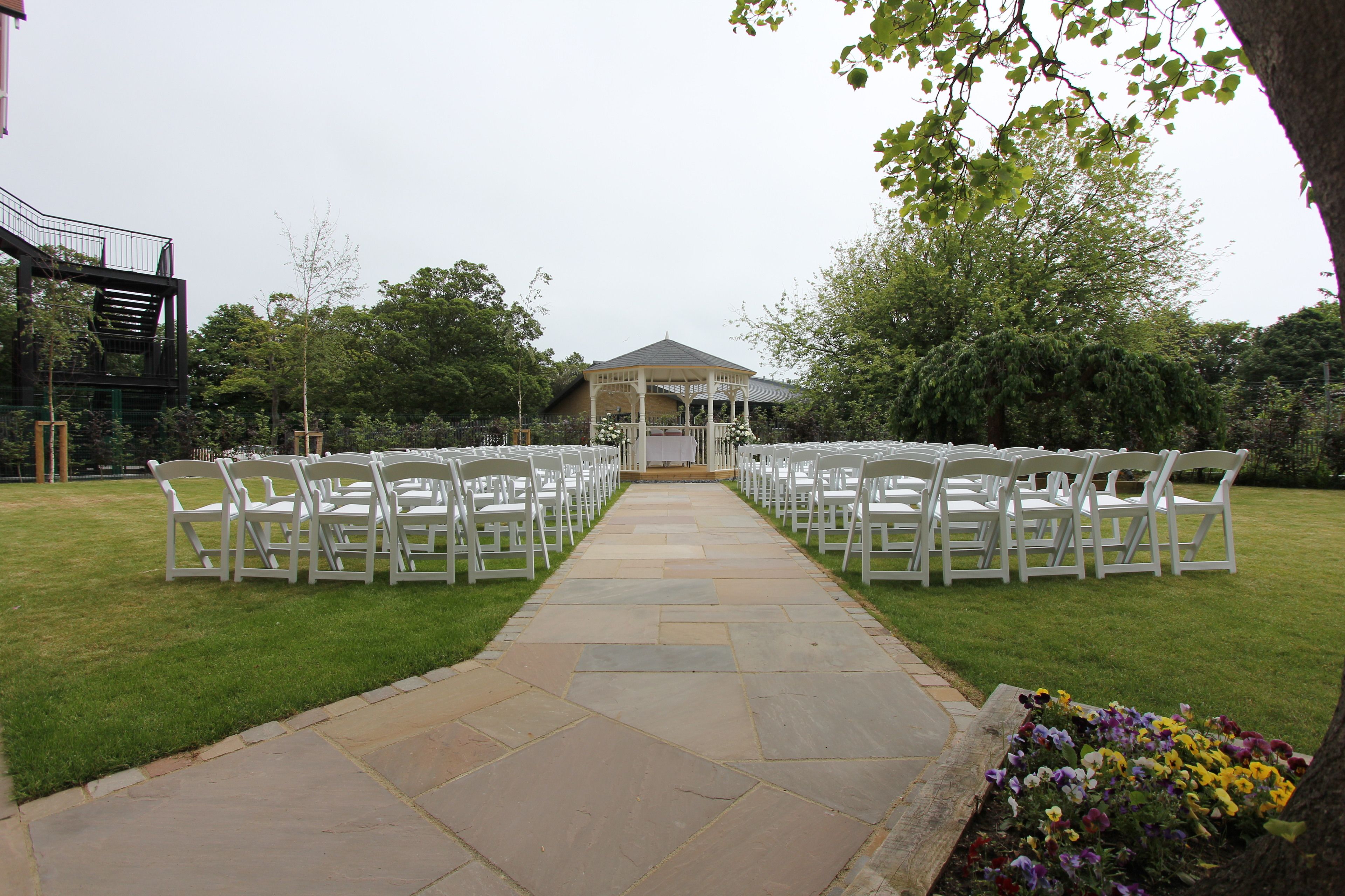 Photo - Yarrow Hotel